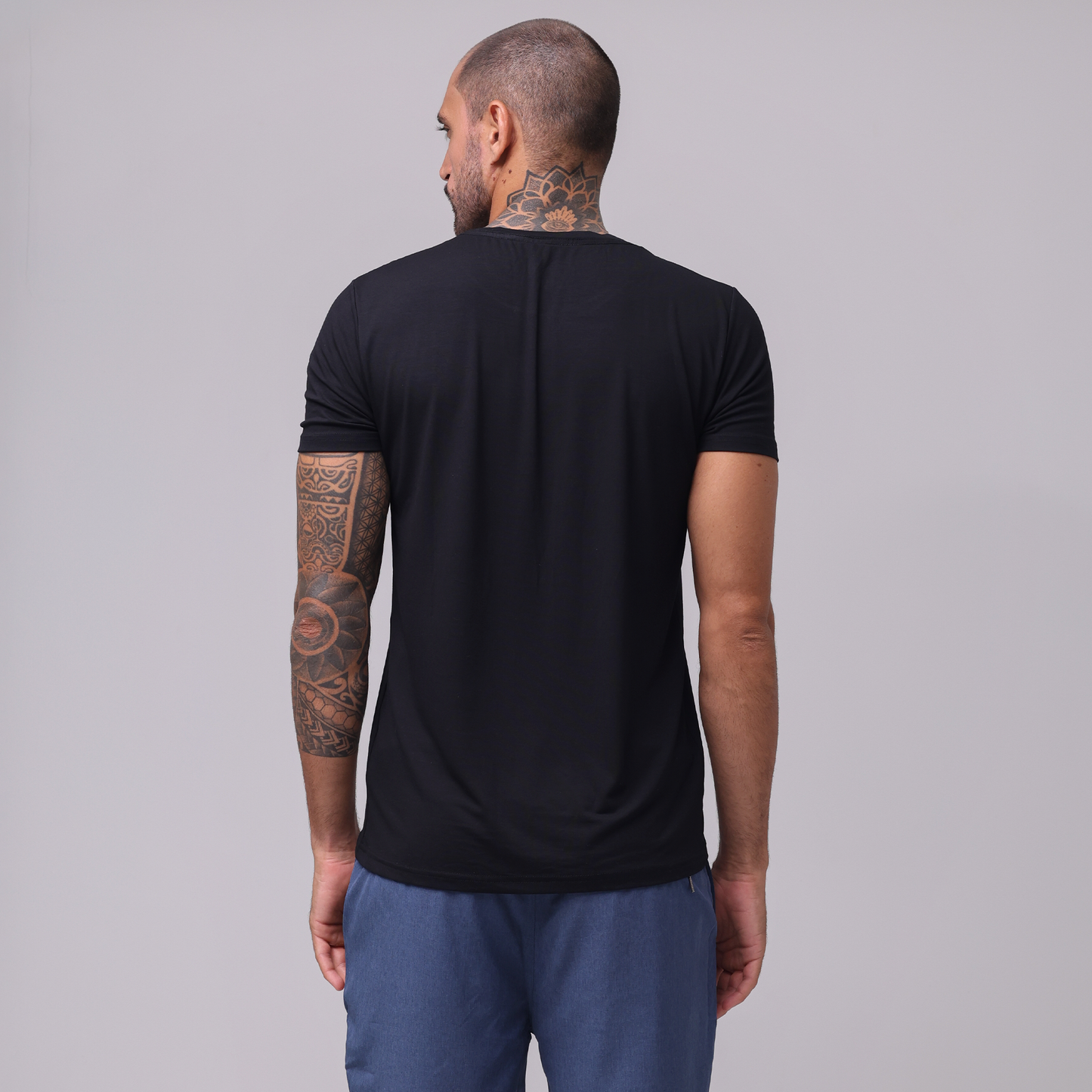 Camiseta Essential Modal - Preta